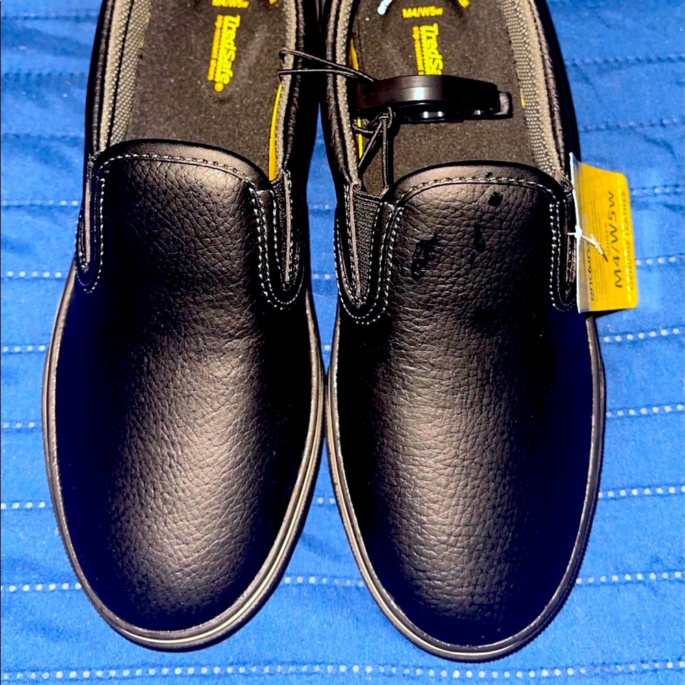 Men’s size 4 womens size 5w slip on leather shoes